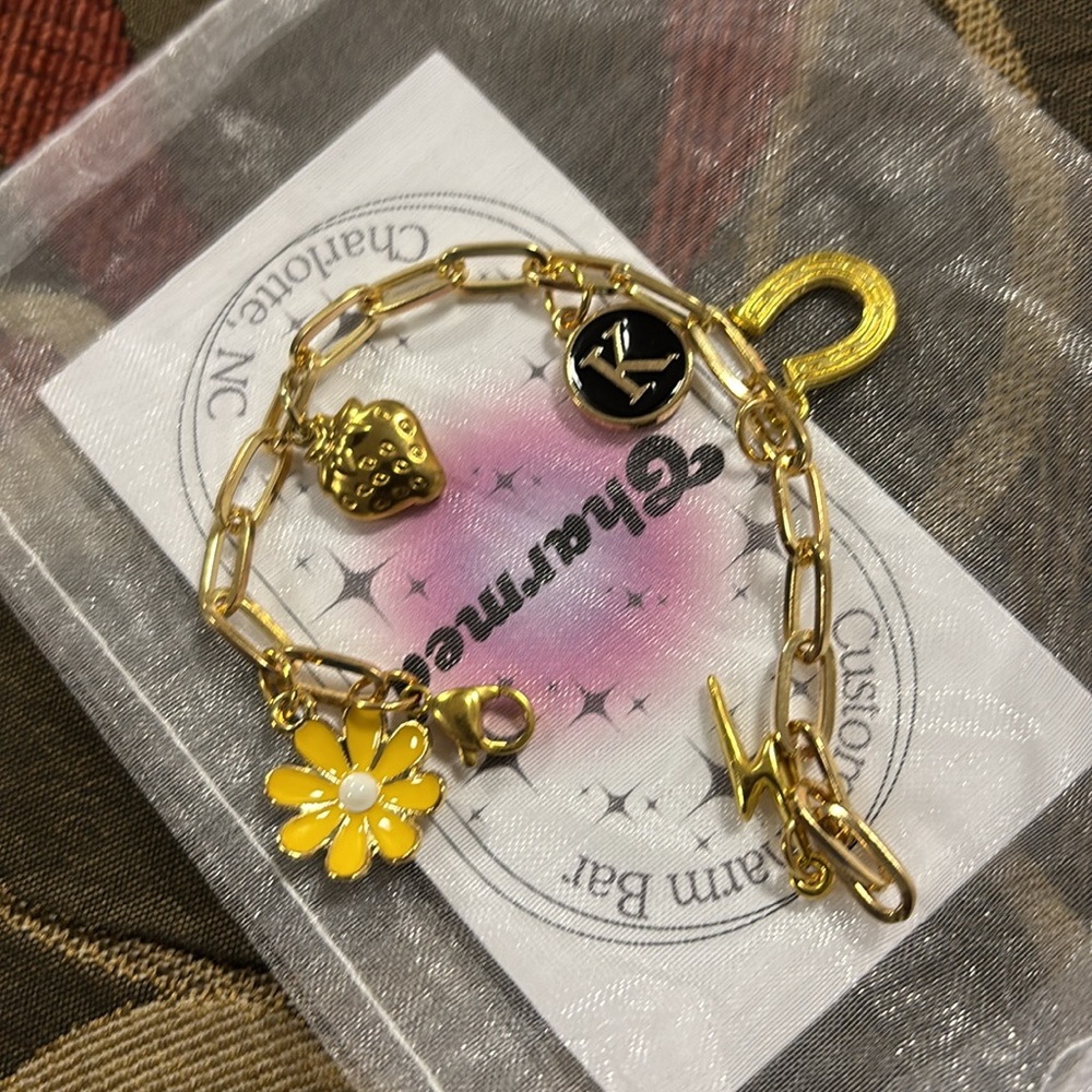 K charm braclet